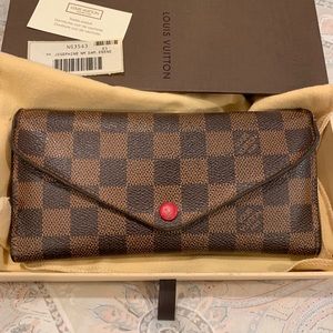 LOUIS VUITTON JOSÉPHINE WALLET